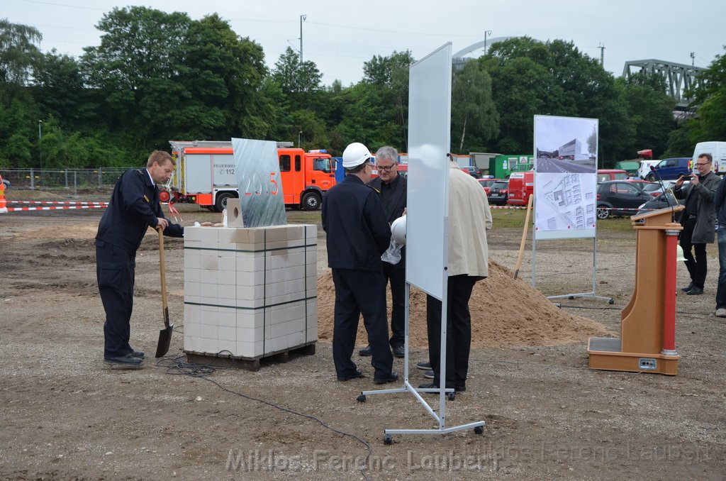 Erster Spatenstich Neues Feuerwehrzentrum Koeln Kalk Gummersbacherstr P105.JPG - Miklos Laubert